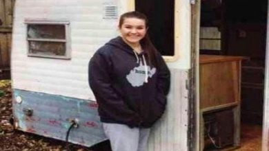 Photo of A teenage girl bought an old caravan for only $ 200.