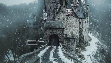 Photo of Eltz Castle: A Timeless Icon of Medieval Majesty