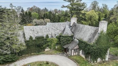 Photo of Abandoned mansion awaiting demolition [NO ONE Wants To Live Here]