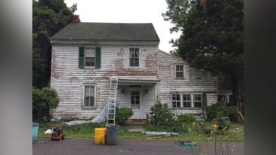 Photo of Couple Gathers Neighbors to Repair Elderly Woman’s Home, But Wait Till You See The Result