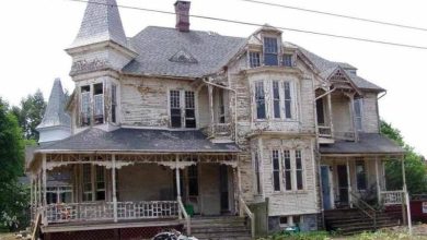 Photo of This house was built in 1887 but left in ruins, it was abandoned for many years before someone bought it and now we can’t believe what they made of it 😲