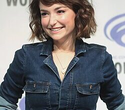 Photo of From Refugee at Age 2 to AT&T’s Most Famous Face: Milana Vayntrub’s Incredible Journey Will Melt You