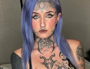 Photo of Tattooed OnlyFans Model Claims TJ Maxx Rejected Her Over Facial Piercings and Tattoos Despite Her Enthusiasm