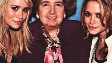 Photo of “Posing with the Stars: The Ordinary Woman Who Knew All of Hollywood”