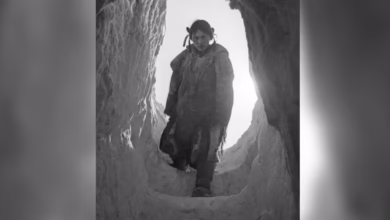 Photo of “88-Year-Old Grandma Lived in an Igloo at 17 – This Rare Photo Is Going Viral”