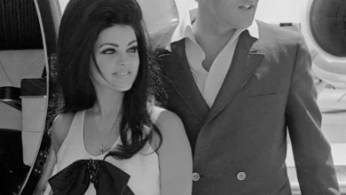 Photo of “Why These 1959 Photos of Elvis (24) and 14-Year-Old Priscilla Are Dividing the Internet”
