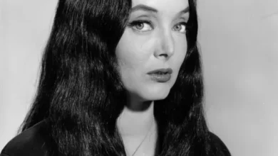 Photo of “The Hidden Pain Behind Morticia Addams: Carolyn Jones’ Secret Battle with Cancer”