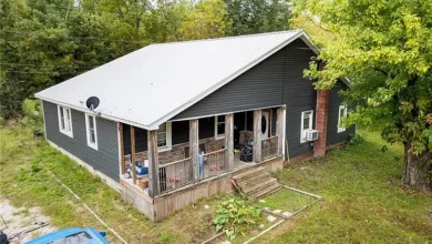 Photo of $59,900 Country Home for Sale in Rossville, Illinois – 4 Bedrooms, 2 Bathrooms, 2,070 Sq. Ft. and 1.55 Acres of Land